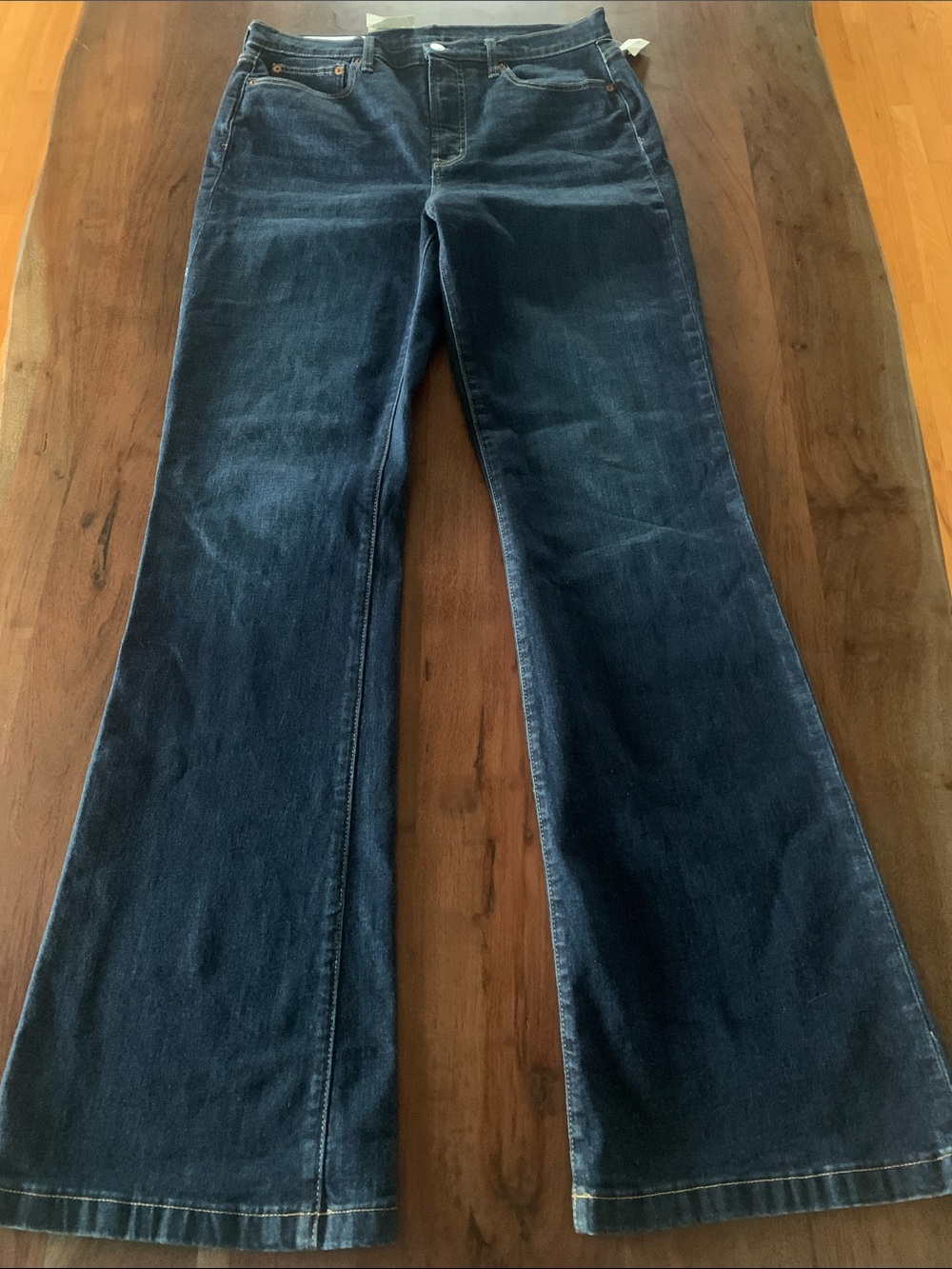 NWT Gap High-Rise Flare Jeans - Dark Wash - Size 32/14